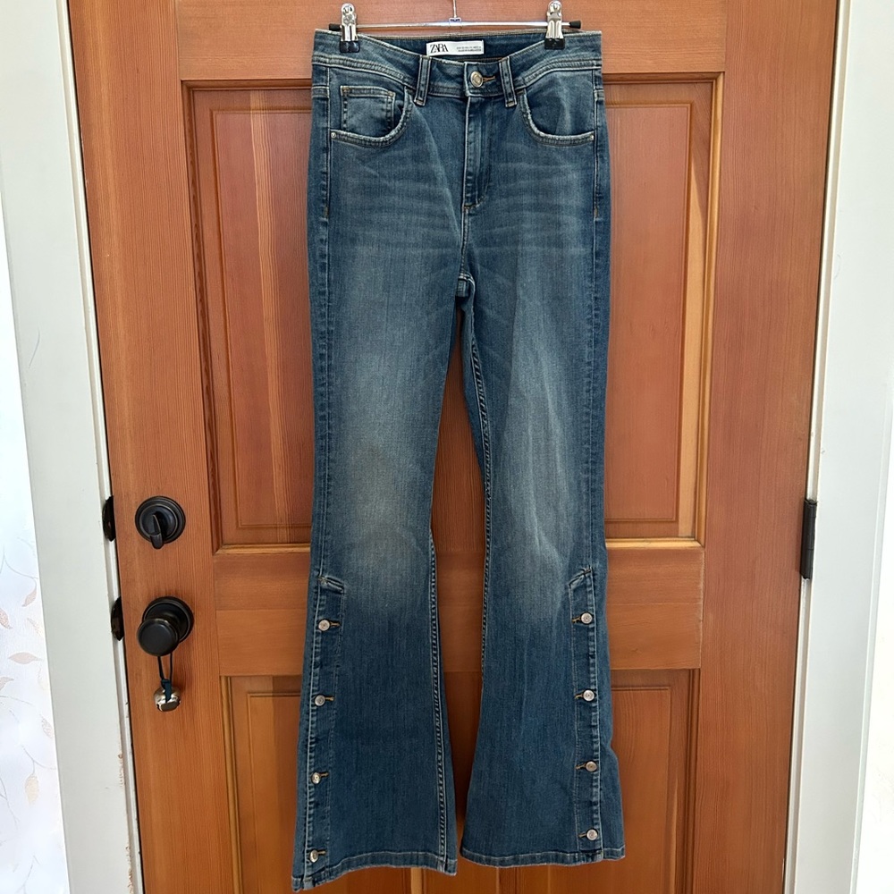 Zara Flared Jeans with Buttoned Hem - Size 4